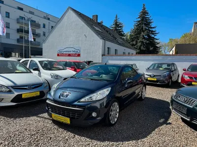 Gebraucht Peugeot 207 Allure 120 PS (88 kW) 2014 Lackierung smaltblau/metallic Cabrio