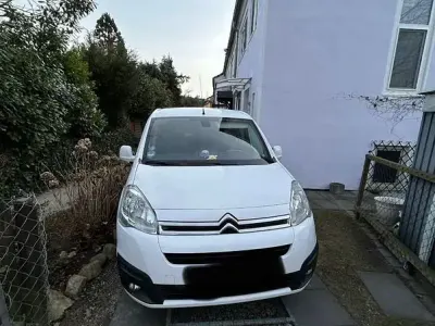 Gebraucht Citroën e-Berlingo PureTech 110 PS (80 kW) 2017 Weiß Van / Kleinbus