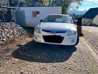 Weiß Gebraucht 2008 Hyundai i30 Kombi | 2.950 € (Etwas zu teuer)