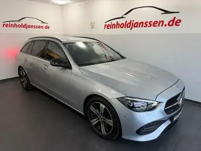 Gebraucht Mercedes C200 Avantgarde 163 PS (119 kW) 2023 Silber Limousine