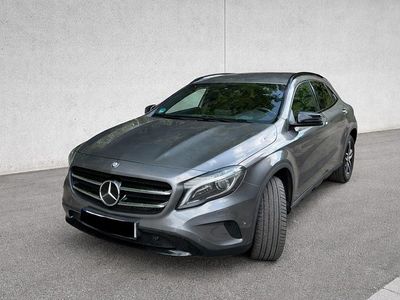 Gebraucht Mercedes GLA200 136 PS (100 kW) 2016 Grau SUV