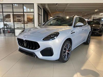 Silber Neu 2025 Maserati Grecale SUV | 100.990 € (Etwas zu teuer)