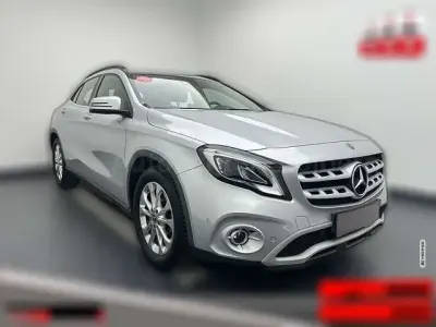 Gebraucht Mercedes GLA220 184 PS (135 kW) 2020 Silber metallic SUV