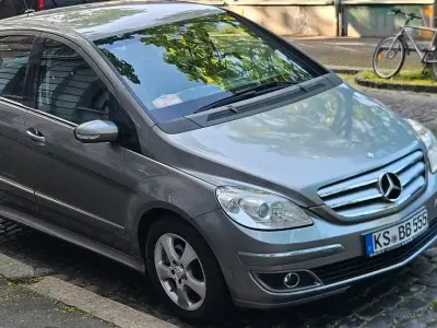 Gebraucht Mercedes B180 80 PS (58 kW) 2008 Grau Van / Kleinbus