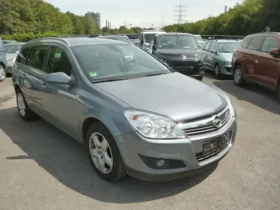 Gebraucht Opel Astra 105 PS (77 kW) 2008 Grau Limousine