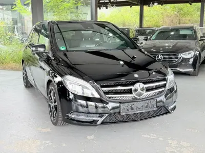 Gebraucht Mercedes B220 Night 170 PS (125 kW) 2014 Schwarz Kleinwagen