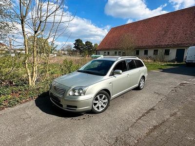 Usata Toyota Avensis T2 177 CV (130 kW) 2006 Argento Station wagon