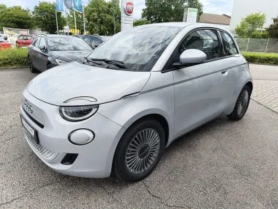 Neu Fiat 500 65 PS (47 kW) 2026 Blau Limousine