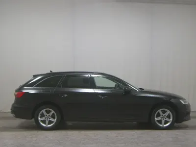 Second-hand Audi A4 Sport 136 CP (100 kW) 2022 Negru Break