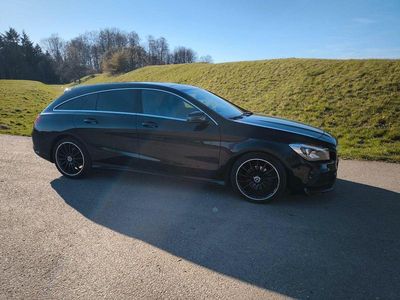 Gebraucht Mercedes CLA200 Shooting Brake AMG line 163 PS (119 kW) 2019 Schwarz Kombi