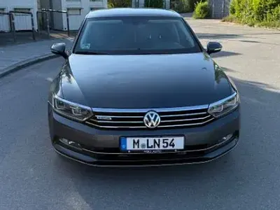Gebraucht VW Passat Highline 239 PS (175 kW) 2016 Grau Limousine