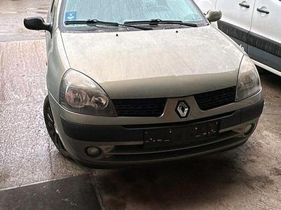 Gebraucht Renault Clio II 55 PS (40 kW) 2003 Grün Kleinwagen