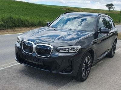 Gebraucht BMW iX3 M Sport 210 kW (286 PS) 2023 Grau SUV