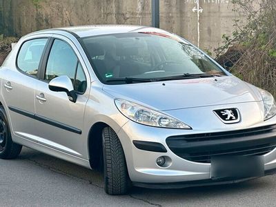 gebraucht Peugeot 207 1.4L mit neuen TÜV