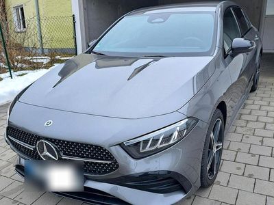 Gebraucht Mercedes A250 AMG line 163 PS (119 kW) 2023 Grau Limousine