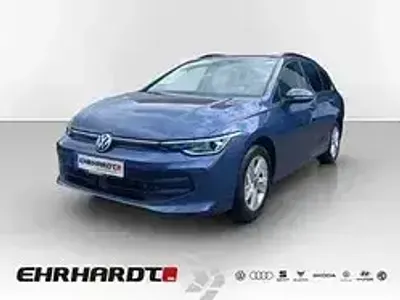 Gebraucht VW Golf VIII Life 110 PS (80 kW) 2026 Blau Kombi