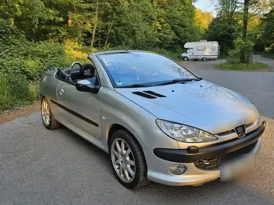 Gebraucht Peugeot 206 CC Platinum 136 PS (100 kW) 2002 Silber Cabrio