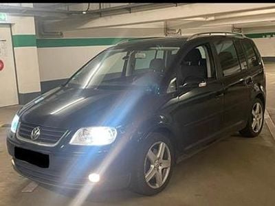 Schwarz Gebraucht 2006 VW Touran Highline Van / Kleinbus | 3.900 € (Etwas zu teuer)