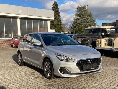 gebraucht Hyundai i30 Limousine 1.4 T, Bi Xenon, Sportsitze