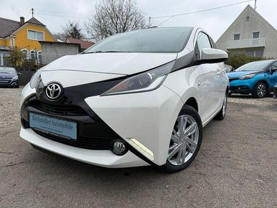 Gebraucht Toyota Aygo X-play 69 PS (50 kW) 2016 Solid white Kleinwagen
