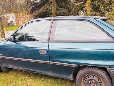 Second-hand Opel Astra 71 CP (52 kW) 1995 Verde Berlinǎ