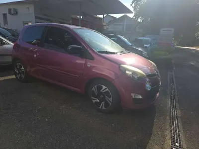 Gebraucht Renault Twingo Dynamique 75 PS (55 kW) 2013 Fuchsiaviolett Kleinwagen