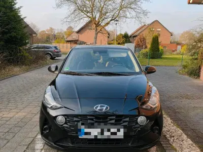 Gebraucht Hyundai i10 67 PS (49 kW) 2020 Schwarz Kleinwagen