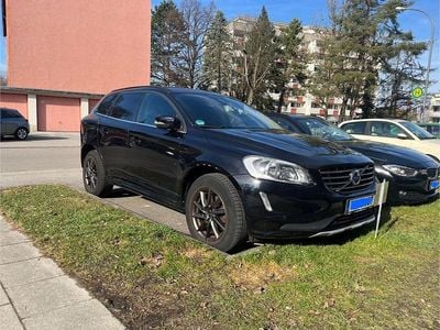 Gebraucht Volvo XC60 Momentum 150 PS (110 kW) 2016 Schwarz SUV