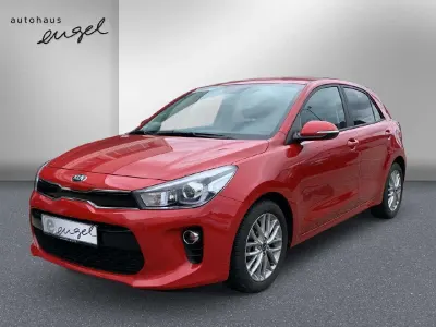 Gebraucht Kia Rio DREAM-TEAM Edition 99 PS (72 kW) 2019 Rot Limousine