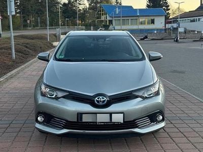 Usata Toyota Auris Hybrid 136 CV (100 kW) 2018 Grigio Berlina