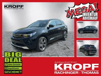 Gebraucht Opel Grandland X Elegance 136 PS (100 kW) 2023 Lackierung schwarz perla nera/ SUV