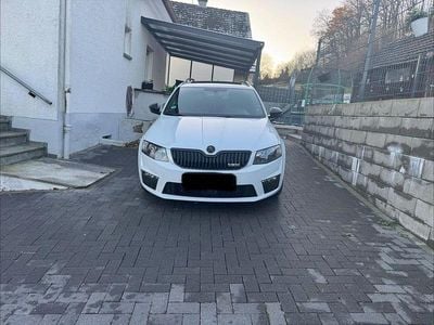 Weiß Gebraucht 2015 Skoda Octavia RS Kombi | 13.000 € (Fairer Preis)