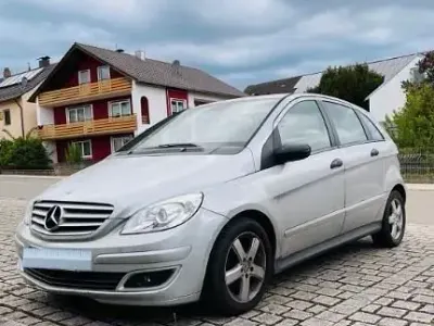 Gebraucht Mercedes B180 109 PS (80 kW) 2006 Silber Van / Kleinbus