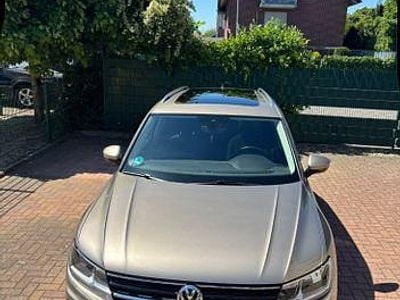 Gebraucht VW Tiguan Sound 150 PS (110 kW) 2017 Beige SUV