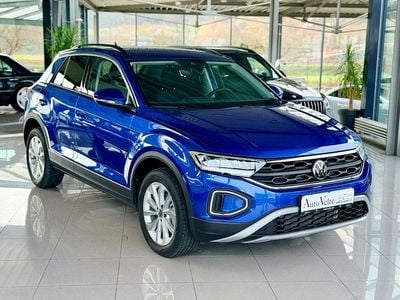 Neu VW T-Roc Life 150 PS (110 kW) 2025 Blau SUV