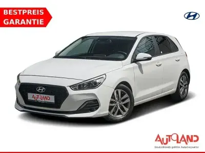 Gebraucht Hyundai i30 2019 Weiss Limousine