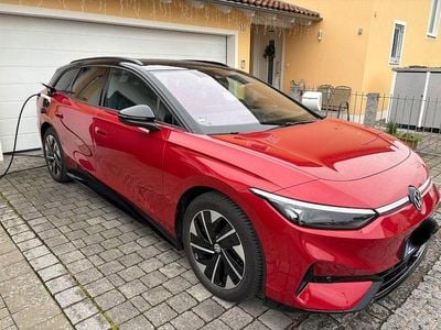 Rot Gebraucht 2025 VW ID.7 Pro Kombi | 49.999 € (Fairer Preis)