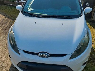Gebraucht Ford Fiesta 60 PS (44 kW) 2008 Weiß Kleinwagen