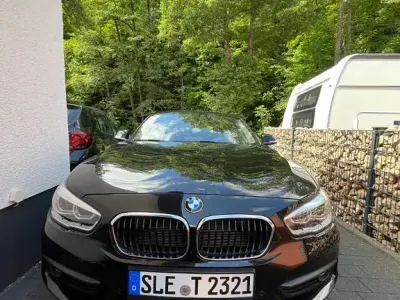 Gebraucht BMW 118 Advantage 136 PS (100 kW) 2019 Schwarz Kleinwagen
