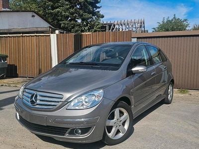 Mercedes B200