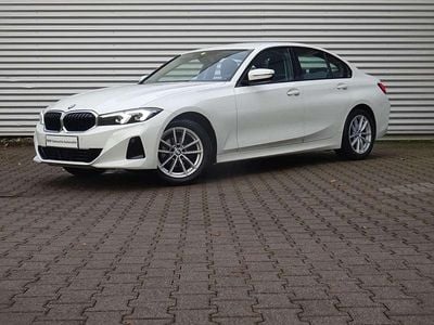 Gebraucht BMW 320 184 PS (135 kW) 2022 Weiß Limousine