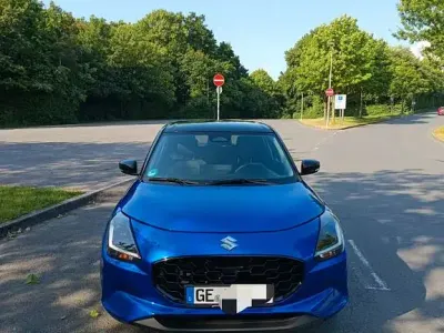 Gebraucht Suzuki Swift Comfort+ 83 PS (61 kW) 2024 Blau Kleinwagen
