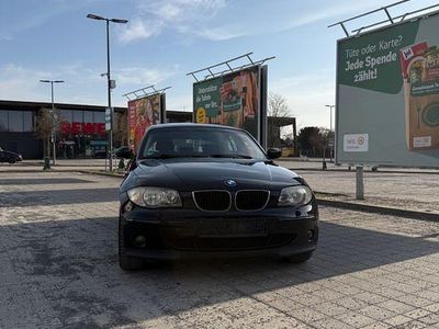 Gebraucht BMW 116 122 PS (89 kW) 2007 Schwarz Kleinwagen