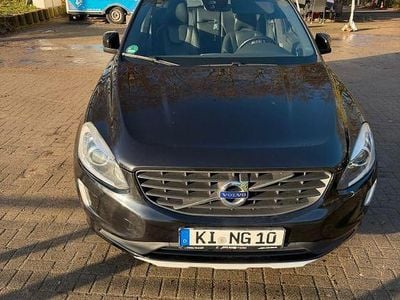 Schwarz Gebraucht 2017 Volvo XC60 Momentum SUV | 17.500 € (Superpreis)