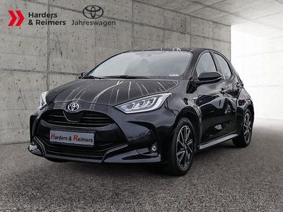 Schwarz Gebraucht 2020 Toyota Yaris Hybrid Club Limousine | 18.680 € (Fairer Preis)