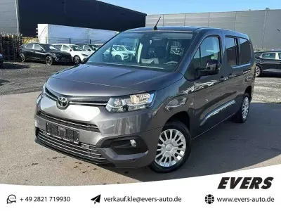 Gebraucht Toyota Proace Verso City 102 PS (75 kW) 2024 Grau metallic Kombi