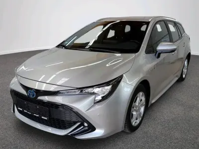 Używany Toyota Corolla Business Edition 98 KM (72 kW) 2022 Srebrny Kombi