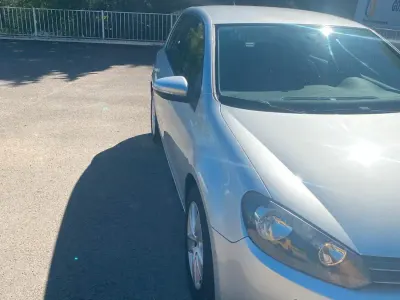 Usata VW Golf VI 105 CV (77 kW) 2009 Argento Utilitaria