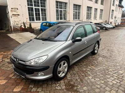 Gebraucht Peugeot 206 Tendance 109 PS (80 kW) 2003 Grau Kombi