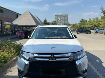 Gebraucht Mitsubishi Outlander 150 PS (110 kW) 2015 Weiß SUV
